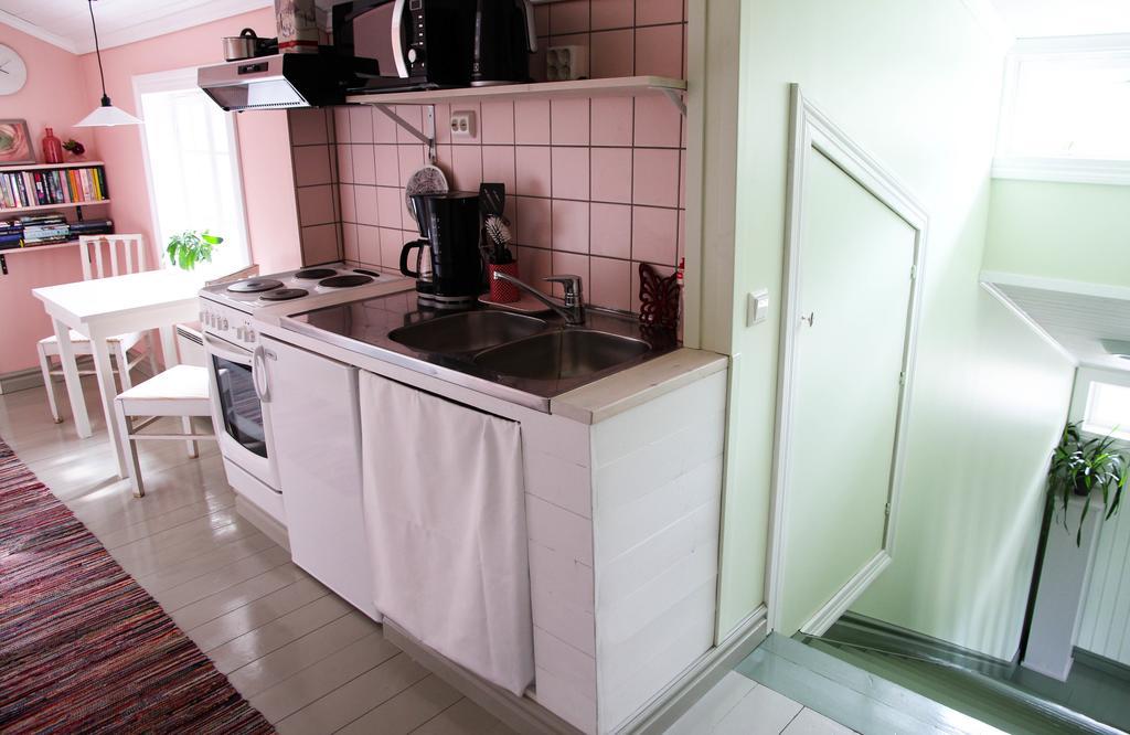 Brobacka Gasthem Acomodação com café da manhã Jomala Exterior foto